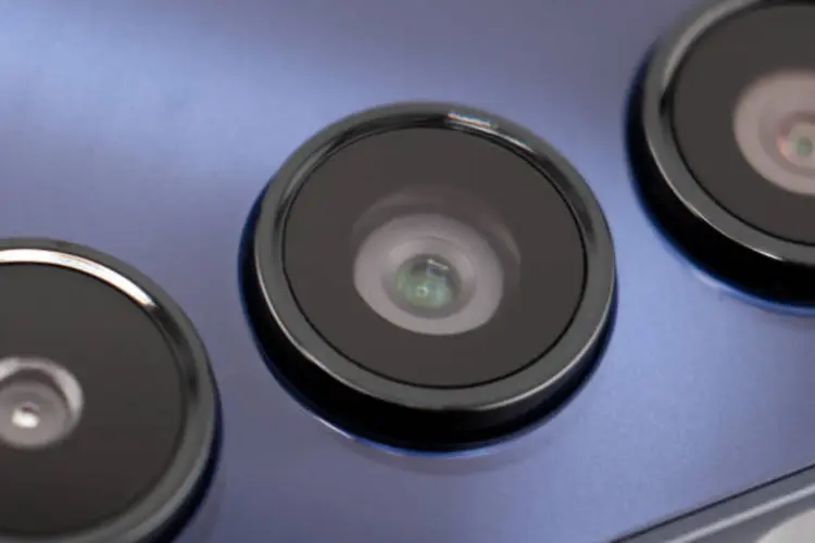 Tips Memasang Pelindung Kamera HP Agar Rapi dan Awet