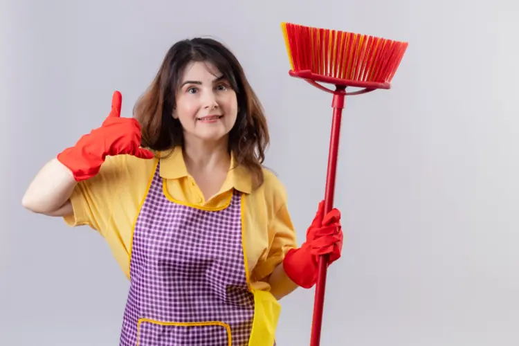 Bagaimana Cara Memilih Sapu Lantai yang Tepat Agar Rumah Bersih Maksimal?