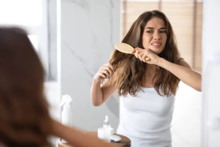 Cara Mengatasi Rambut Kusut dan Mengembang Secara Efektif