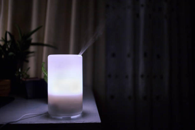 minyak atsensial diffuser - led humidifier potret stok, foto, &amp; gambar bebas royalti