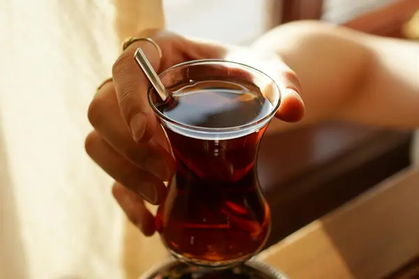 Dari Matcha untuk Fokus sampai Peppermint Tea untuk Tidur Nyenyak, Ini Dia Panduan Teh Buat Kamu!