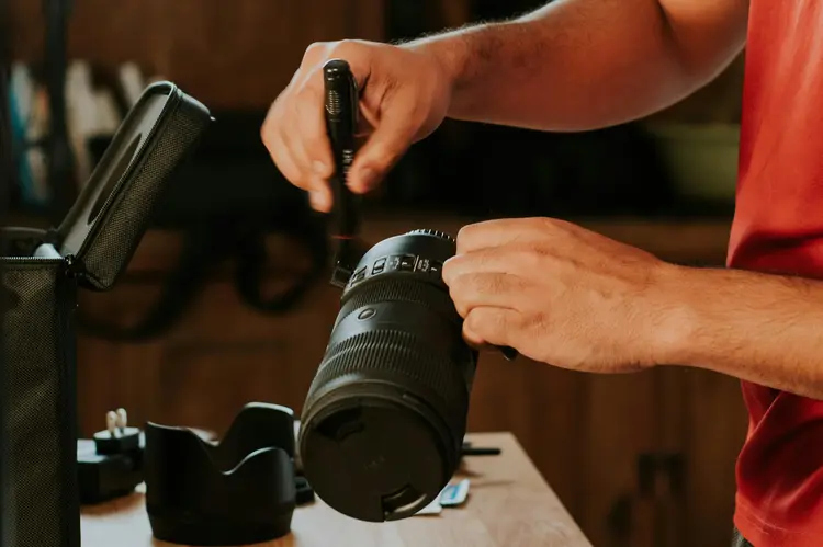 Lensa Bebas Debu, Langkah Simpel Merawat Kamera Kesayanganmu!