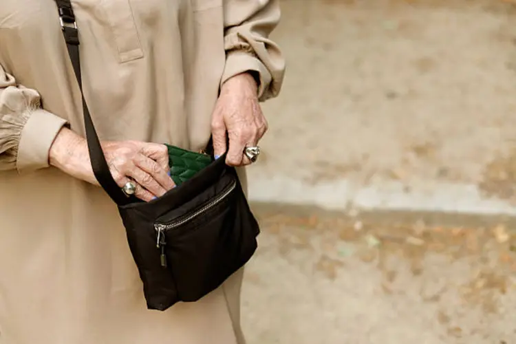 Bingung Pilih Kado Hari Ibu? Ini 5 Model Tas Favorit yang Pasti Bikin Mama Happy!