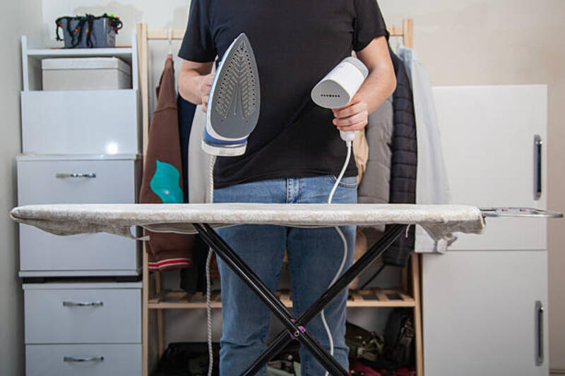 clothes-steamer-vs-steam-iron.jpg (612×408)