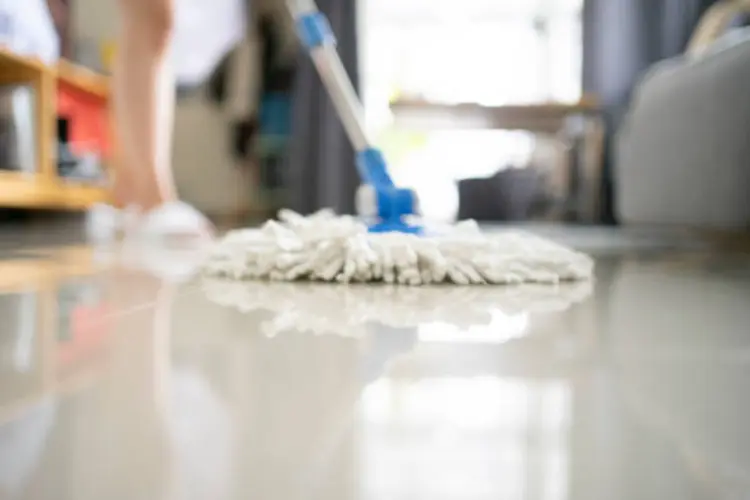 Ini Solusi Buat Ngepel Secara Praktis yang Bikin Rumah Cepat Bersih 