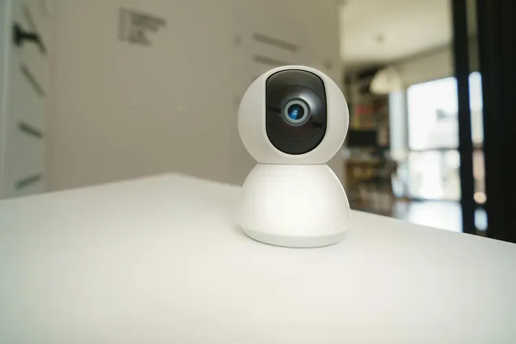 Stop Jadi Mata-Mata! Ini Aturan Emas Pasang CCTV Indoor Agar Kepercayaan Keluarga Tetap Terjaga