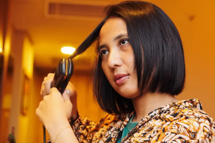 7 Tips Mencatok Rambut Pendek agar Terlihat Bervolume dan Natural