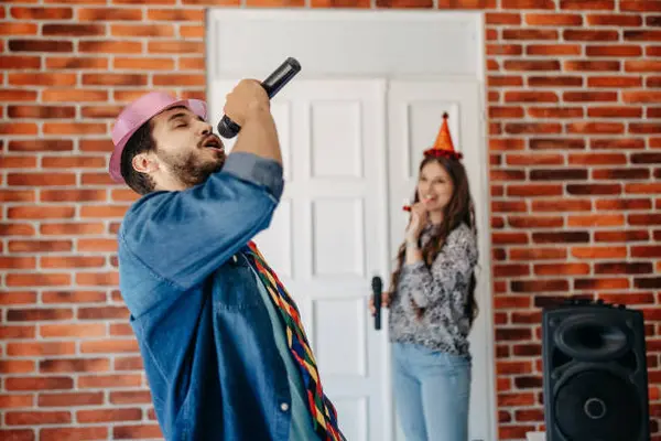 Speaker Karaoke vs Speaker Bluetooth Biasa, Apa Bedanya?