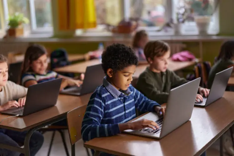 Laptop Intel Celeron, Pilihan Ekonomis untuk Pelajar dan Aktivitas Kantor Sederhana