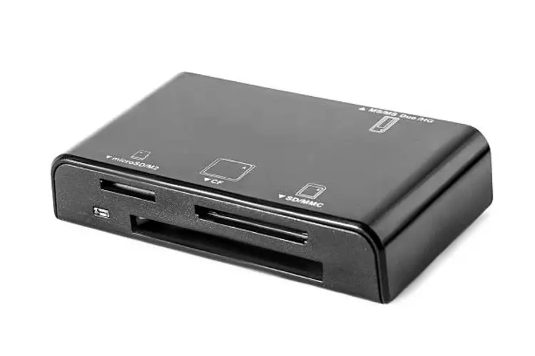 Kenapa Card Reader Masih Penting di Era Cloud Storage?
