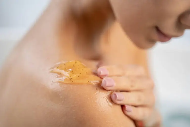 Scrub Badan Baiknya Berapa Kali dalam Seminggu?