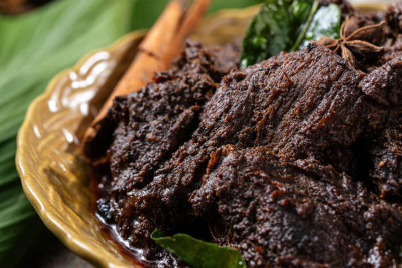 Beef Rendang Beef Rendang is a Minang dish originating from the Minangkabau region in West Sumatra, Indonesia rendang stock pictures, royalty-free photos &amp; images
