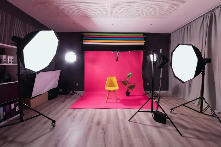 Gak Bingung Lagi! Ini Perbedaan & Cara Memilih Lampu Softbox dan LED untuk Kebutuhanmu
