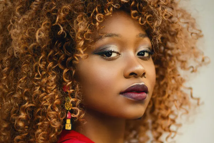 Inspirasi Rambut Keriting Natural ala Selebgram? Cukup Pakai Catokan di Rumah!