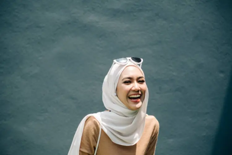 Tips Styling Kaos Muslimah yang Cocok Buat Hangout dan Ngampus