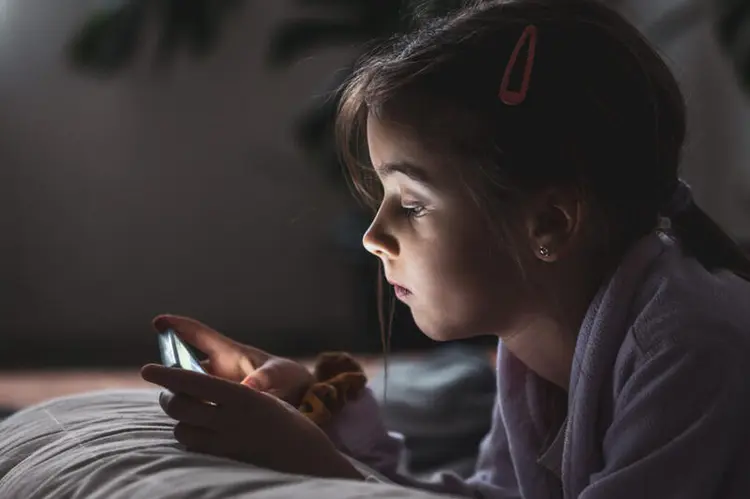 Pengasuhan Anak | Apa alasan sebenarnya mengapa anak-anak kecanduan ponsel?