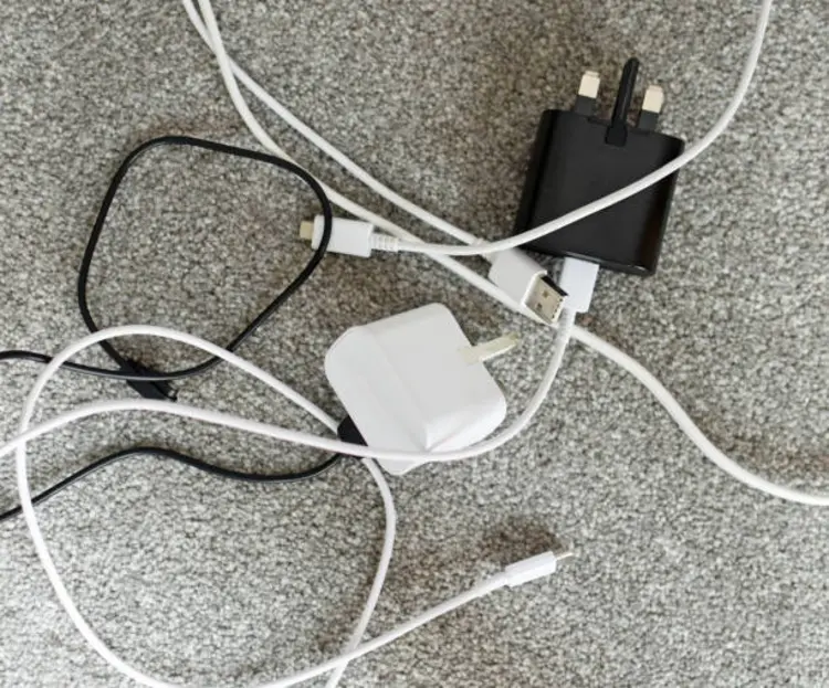 7 Kebiasaan yang Sering Bikin Kabel Data Rusak Tanpa Kamu Sadari