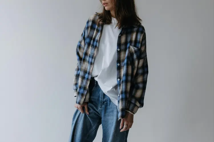 Tips Merawat Kemeja Flanel Agar Awet dan Tetap Lembut Seperti Baru