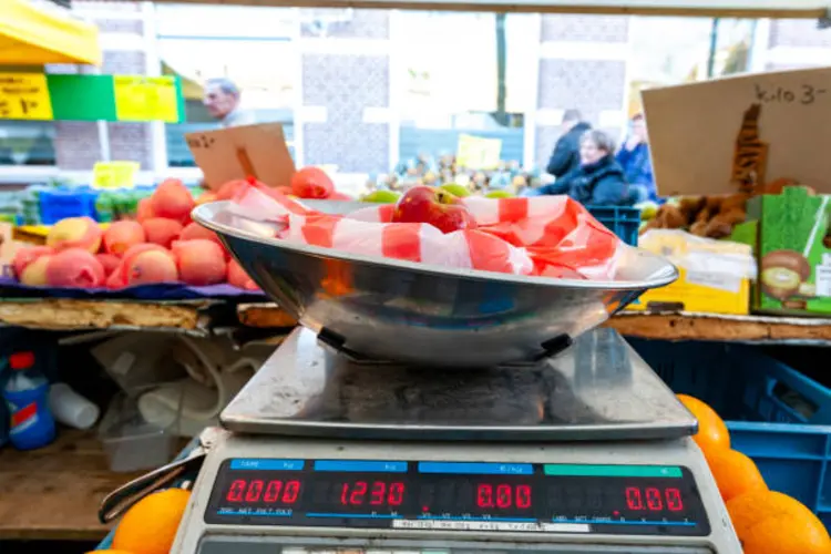 Lebih Canggih dan Akurat, Ini 5 Keunggulan Timbangan Buah Digital Dibandingkan Timbangan Konvensiona