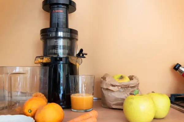Apa Perbedaan Juicer dengan Slow Juicer?
