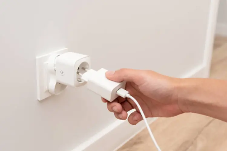 5 Fitur Smart Plug yang Harus Kamu Ketahui untuk Hidup Lebih Praktis