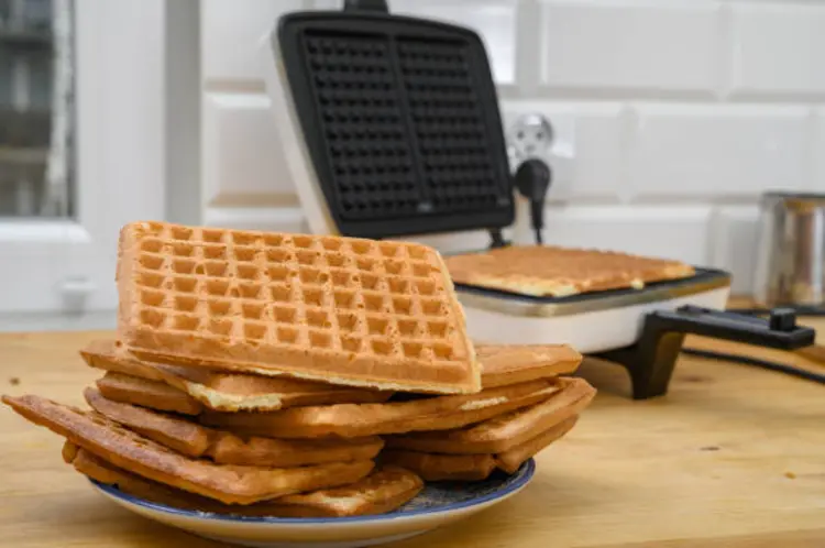 Mau Buka Usaha Waffle Rumahan? Ini 5 Alat yang Wajib Kamu Punya Agar Hasilnya Gak Kaleng-Kaleng!