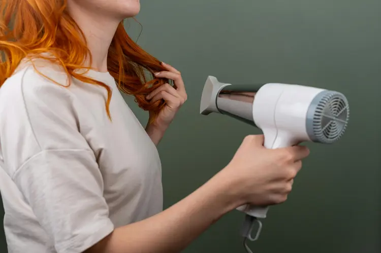 Selamat Tinggal Rambut Rusak! Ini 5 Manfaat Hair Dryer Negative Ion yang Bikin Rambutmu Sehat