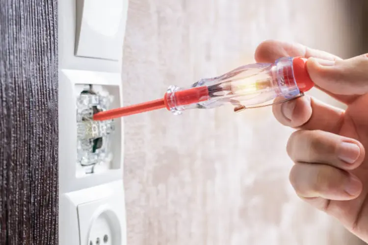 Wajib Punya di Rumah! Alasan Digital Test Pen Jadi Alat Keselamatan Listrik Penting