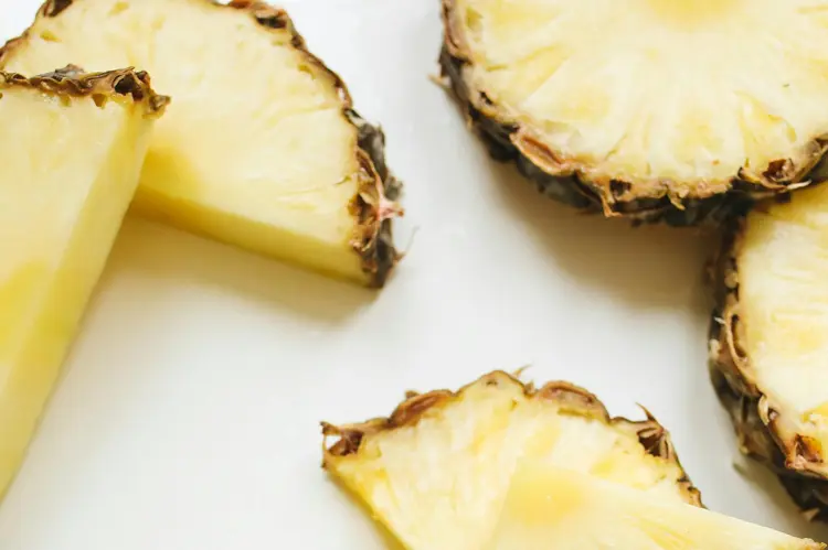 Ingin Tampil Beda? Coba 5 Rekomendasi Parfum Nanas yang Wanginya Disukai Pria dan Wanita