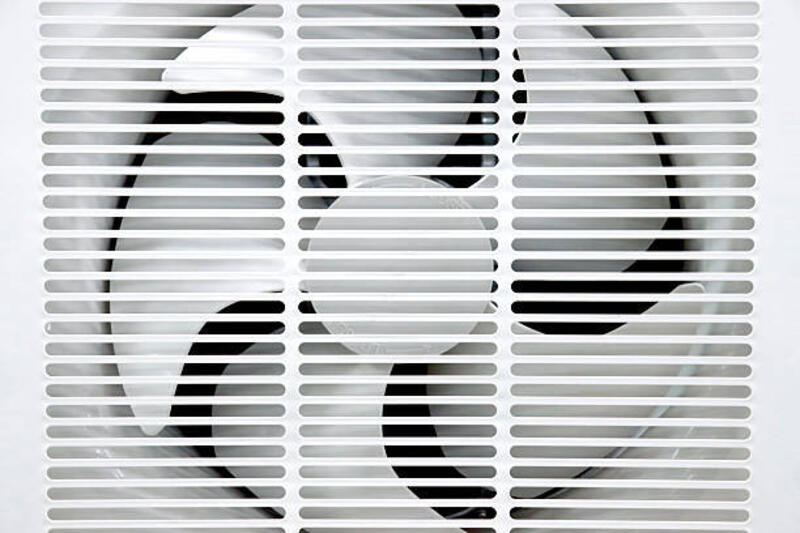 white-exhaust-fan-with-the-horizontal-protective-grille-clearly-visible-offering-a-pattern.jpg (612×408)