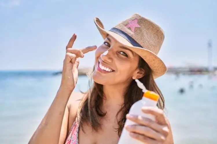 5 Tips Pakai Sunscreen yang Benar Agar Kulit Wajah Terjaga Maksimal