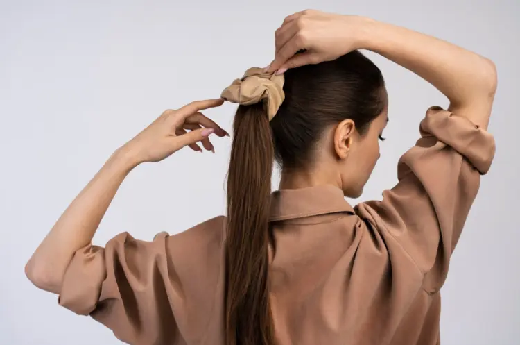 Sering Mengikat Rambut? Hati-hati Terhadap 5 Efek Buruk Ini!