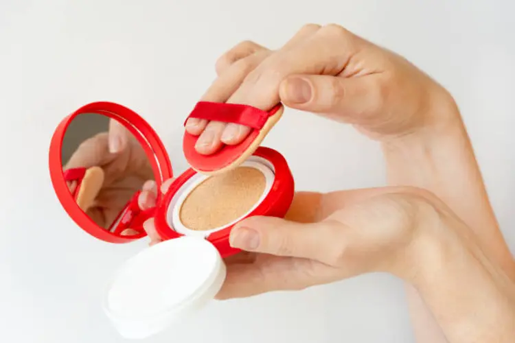 7 Kesalahan Saat Pakai Cushion yang Bikin Makeup Cepat Luntur