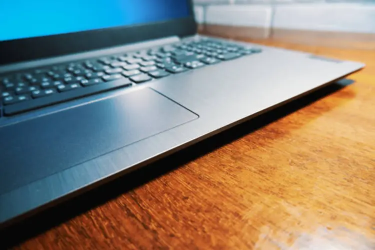 Lenovo IdeaPad Slim 3 N100, Laptop Ringan yang Siap Kerja Tanpa Upgrade