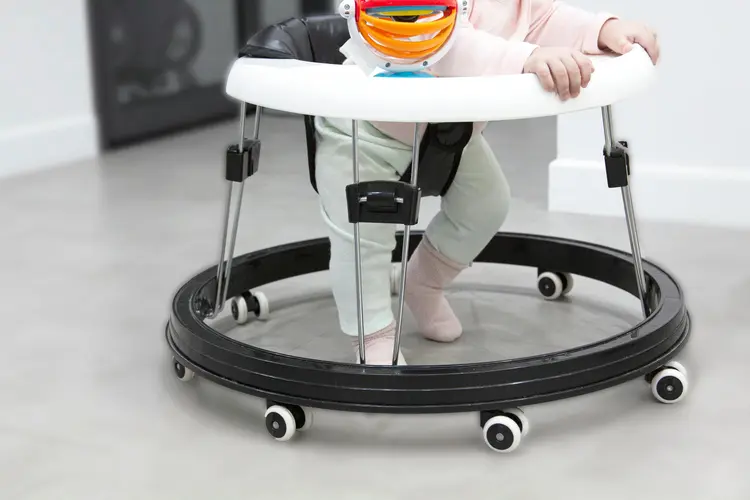 Mengapa Banyak Orangtua Memilih Baby Walker? Simak Alasannya!