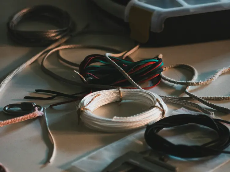 3 Teknik Efektif Menata Kabel Listrik Kerja. Hemat Waktu, Jaga Kualitas!