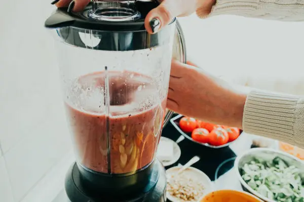 Jus Kurang Halus? Begini Cara Memilih Blender dengan Daya yang Tepat