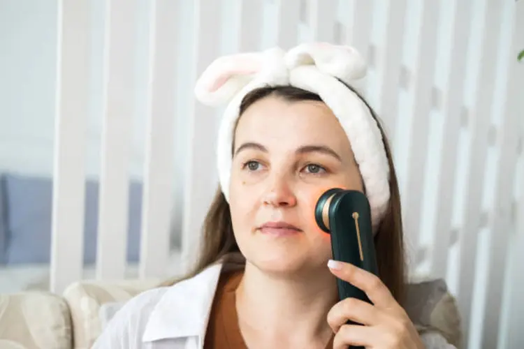 5 Manfaat Face Massage, Bikin Kulit Wajah Lebih Kencang dan Rileks
