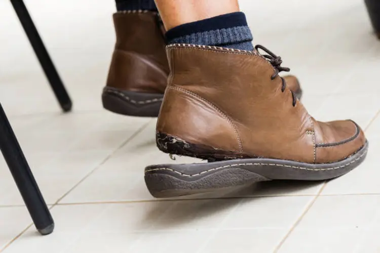 Kenapa Sepatu Jarang Dipakai Malah Cepat Rusak?