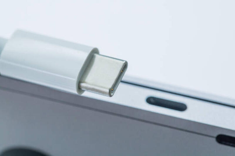 usb-c-port.jpg (612×408)