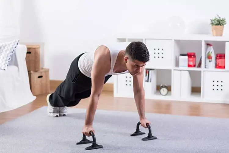 7 Variasi Gerakan Push Up Plank untuk Pemula hingga Advanced