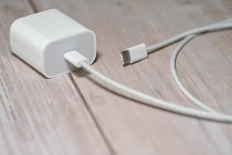 Kenapa Kabel Fast Charging Bisa Rusak Kalau Daya Nggak Cocok