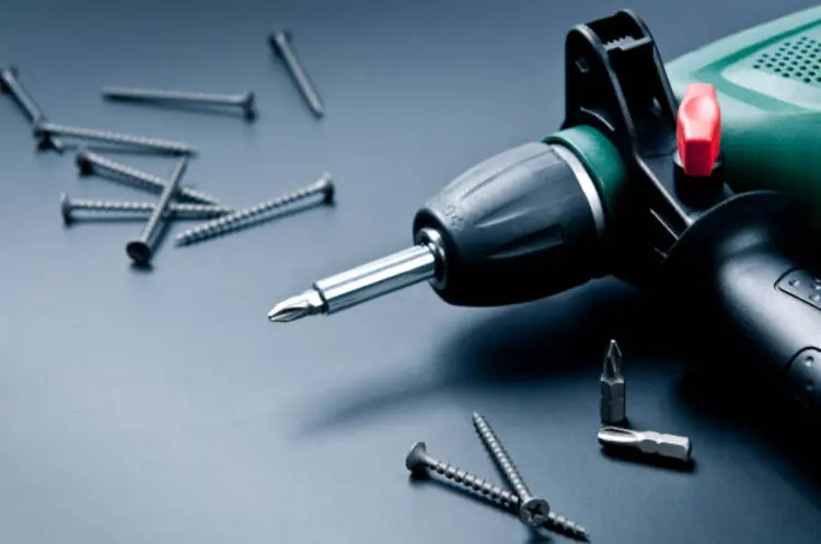 7 Tips Pakai Bor Elektrik agar Hasil Lubang Rata dan Presisi