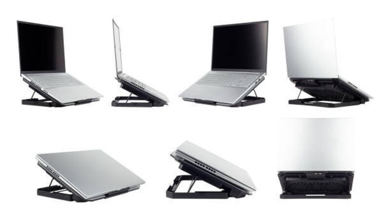 set laptop di bantalan pendingin terisolasi dari latar belakang - laptop cooler potret stok, foto, & gambar bebas royalti