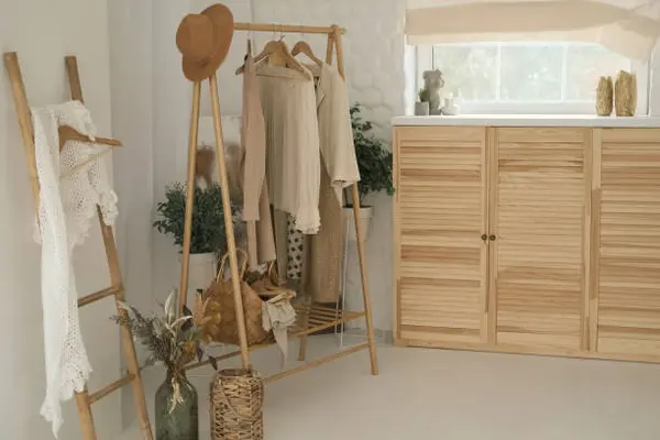 Inspirasi Menata Rumah dengan Stand Hanger Multifungsi