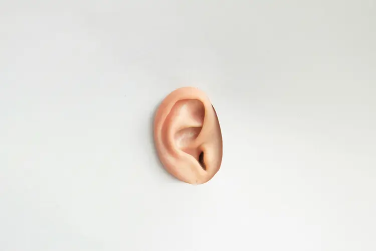 Awas Tinnitus! Kenali Batas Volume & Durasi Pakai Headphone Yang Pas