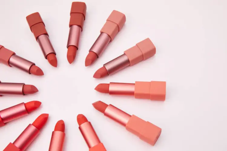 Pakai Lipstik Matte Waterproof, Anti Luntur saat Makan dan Minum
