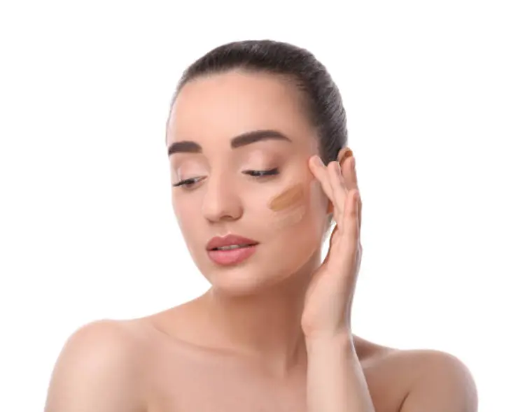 3 Tips Simpel Menggunakan Foundation agar Makeup Tahan Seharian