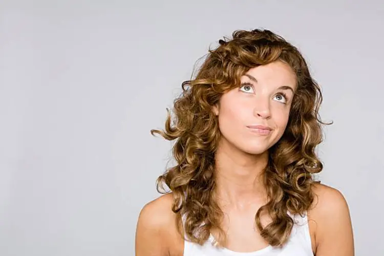 Curly Rambut Bisa Awet Seharian, Cobain Trik Ini di Rumah!
