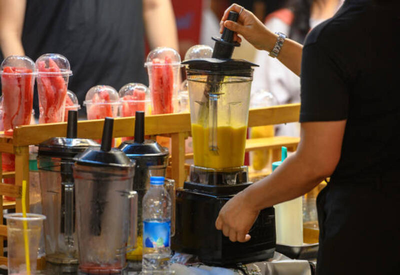 making-smoothies.jpg (612×421)
